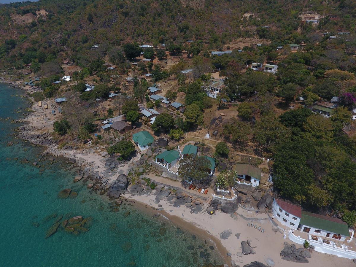 Njaya Lodge Nkhata Bay Exterior photo
