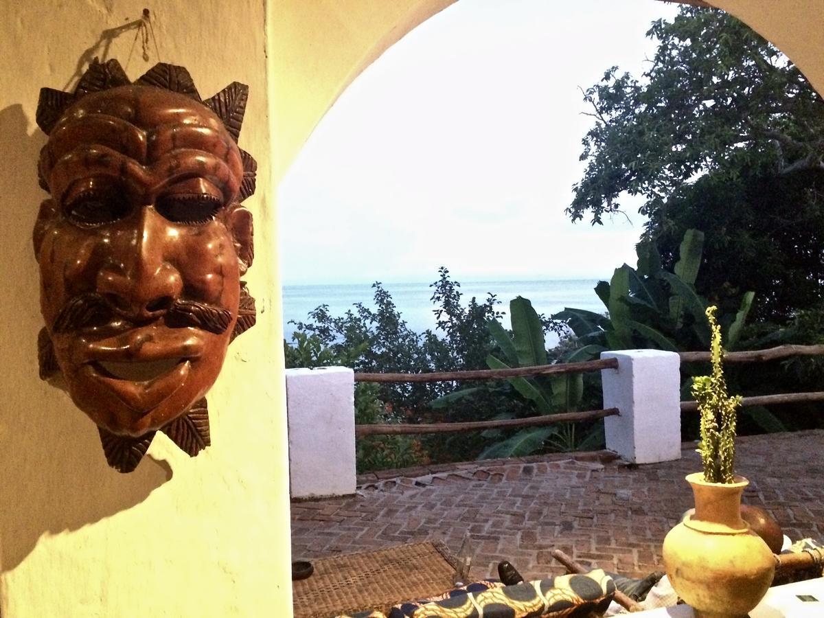 Njaya Lodge Nkhata Bay Exterior photo