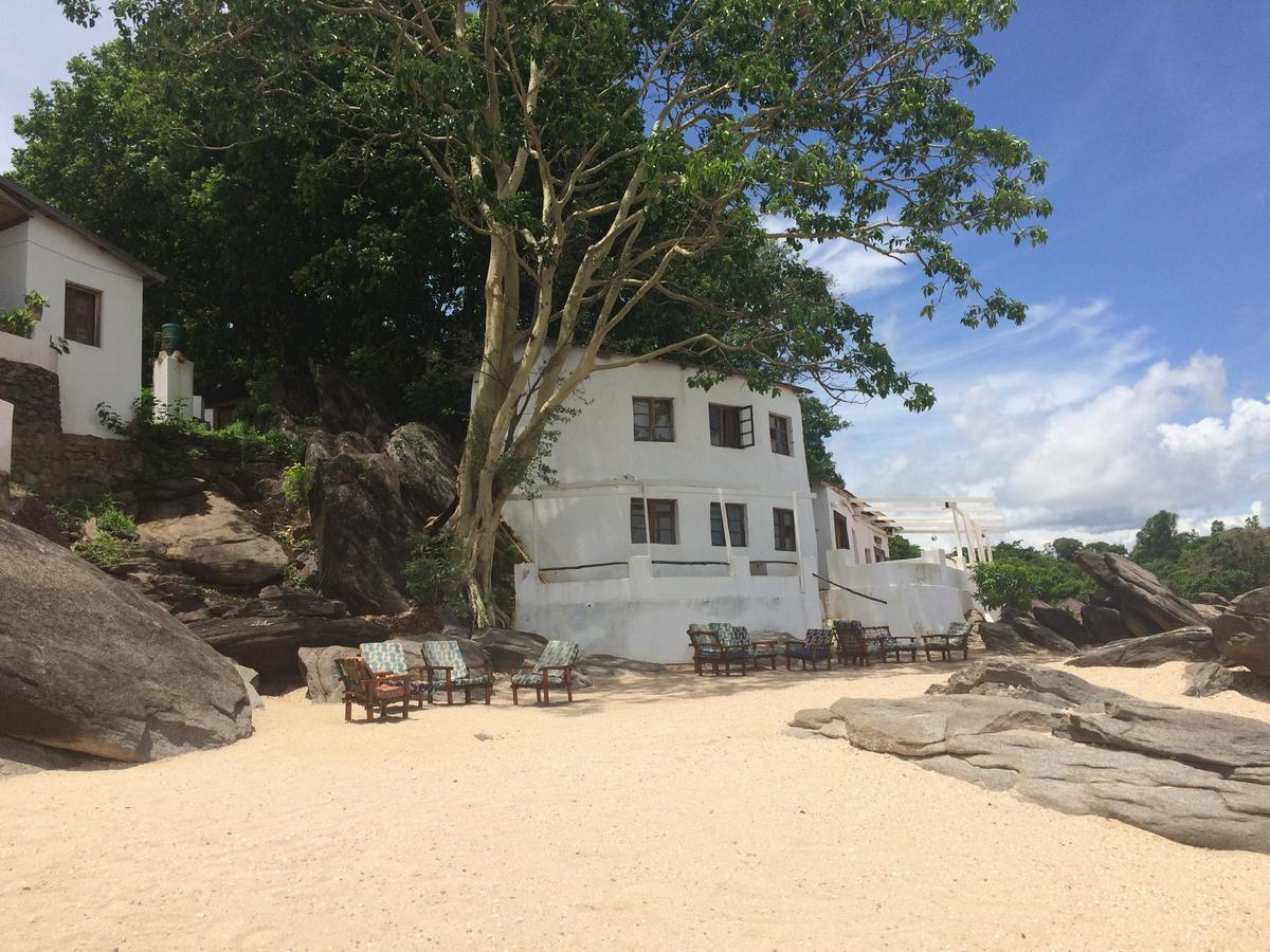 Njaya Lodge Nkhata Bay Exterior photo